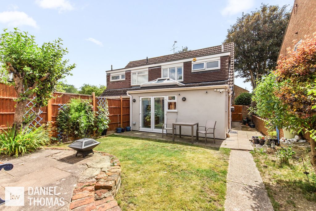 Property photo 2 of 34