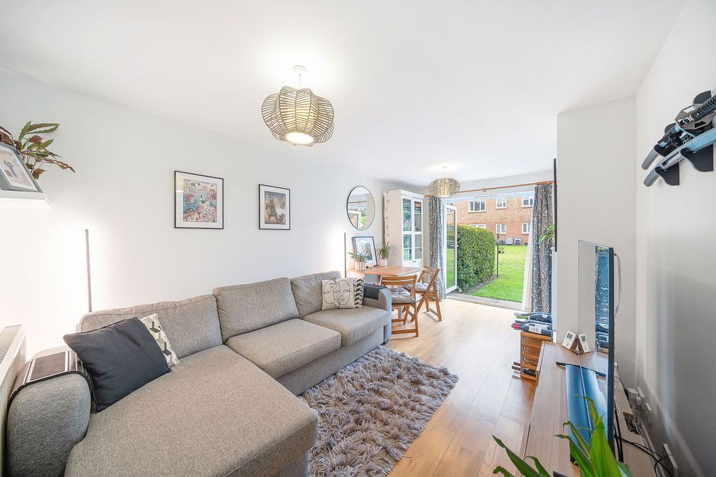 Property photo 1 of 32