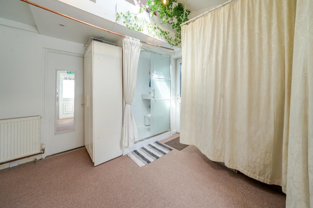Property photo 3 of 21 Internal View