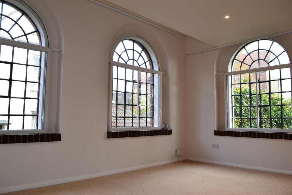 Property photo 3 of 7