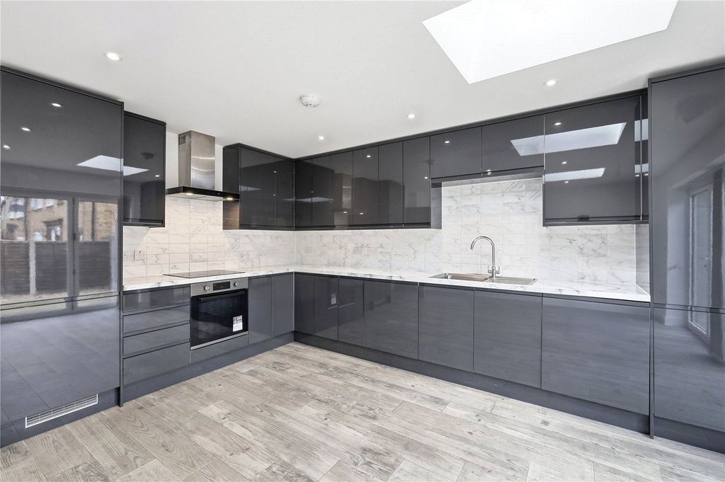 Property photo 3 of 23 Picture No. 04