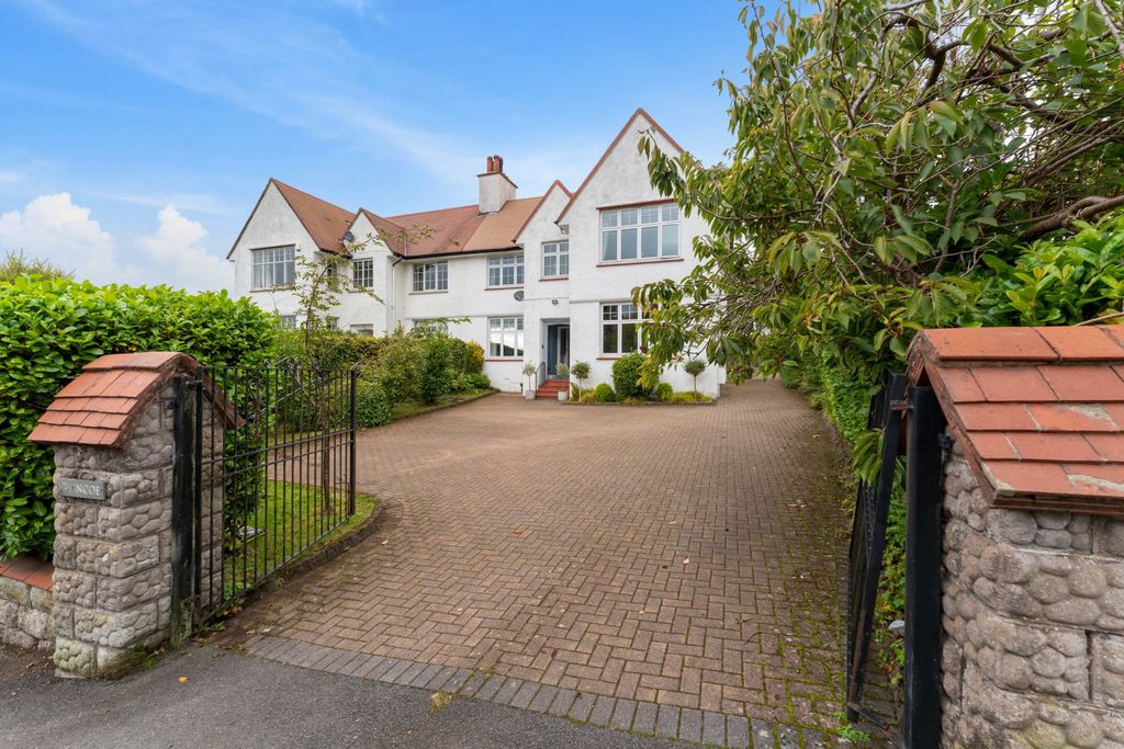 Property photo 2 of 30