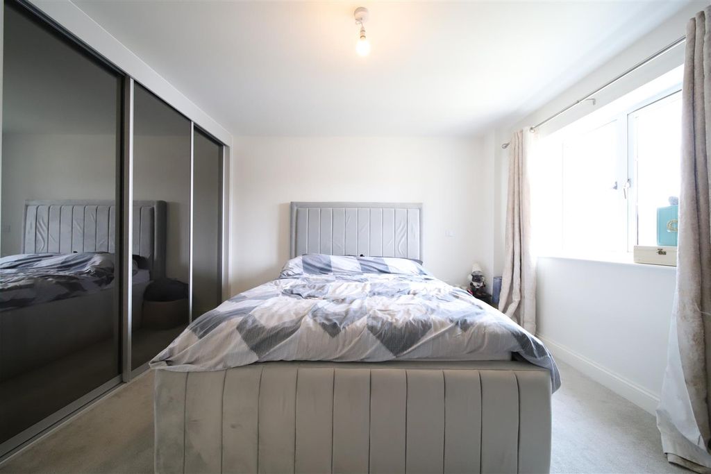 Additional image 13 of 1 bed flat for sale72, The Ridgeway, Enfield EN2