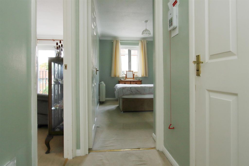 Property photo 2 of 12 16 Meadow Heights Ph1 Copy.Jpg