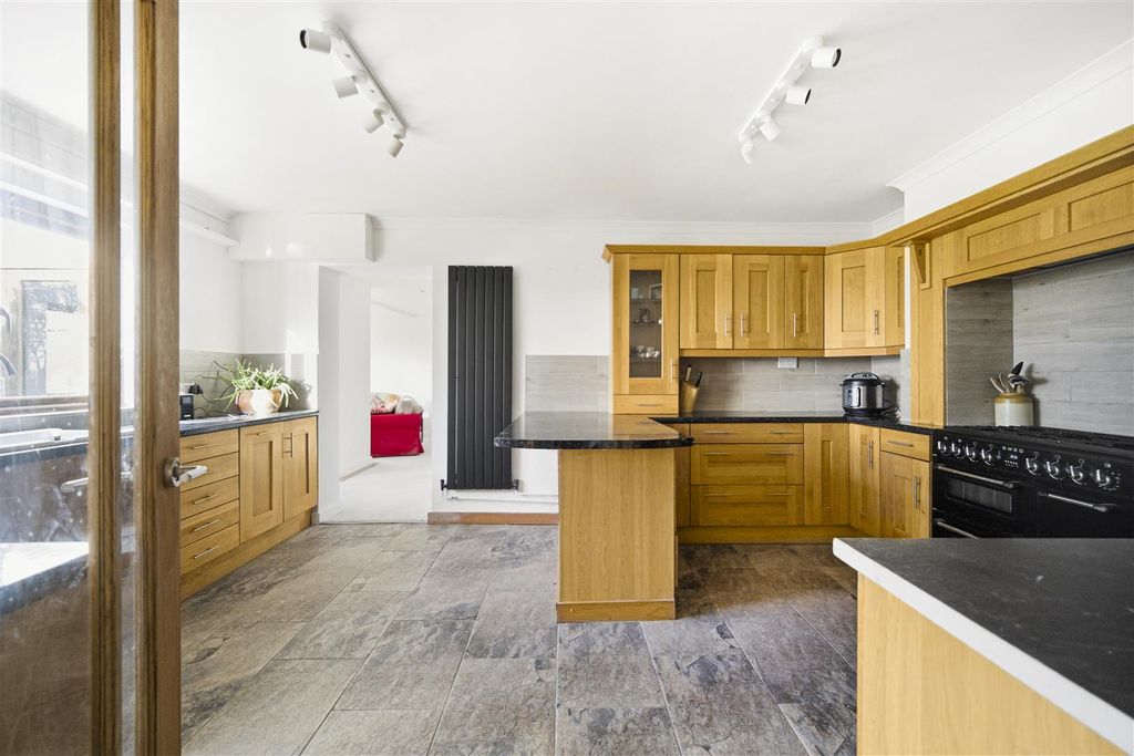 Property photo 3 of 29 17-P1042091.Jpg