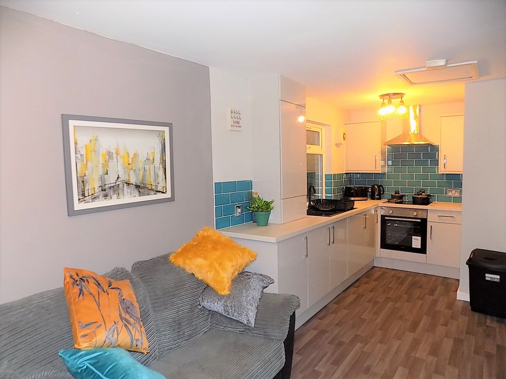 Property photo 1 of 7 Open-Plan Living