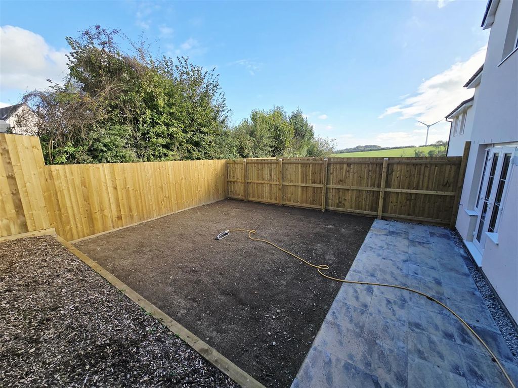 Property photo 2 of 12 20250930_162012.Jpg