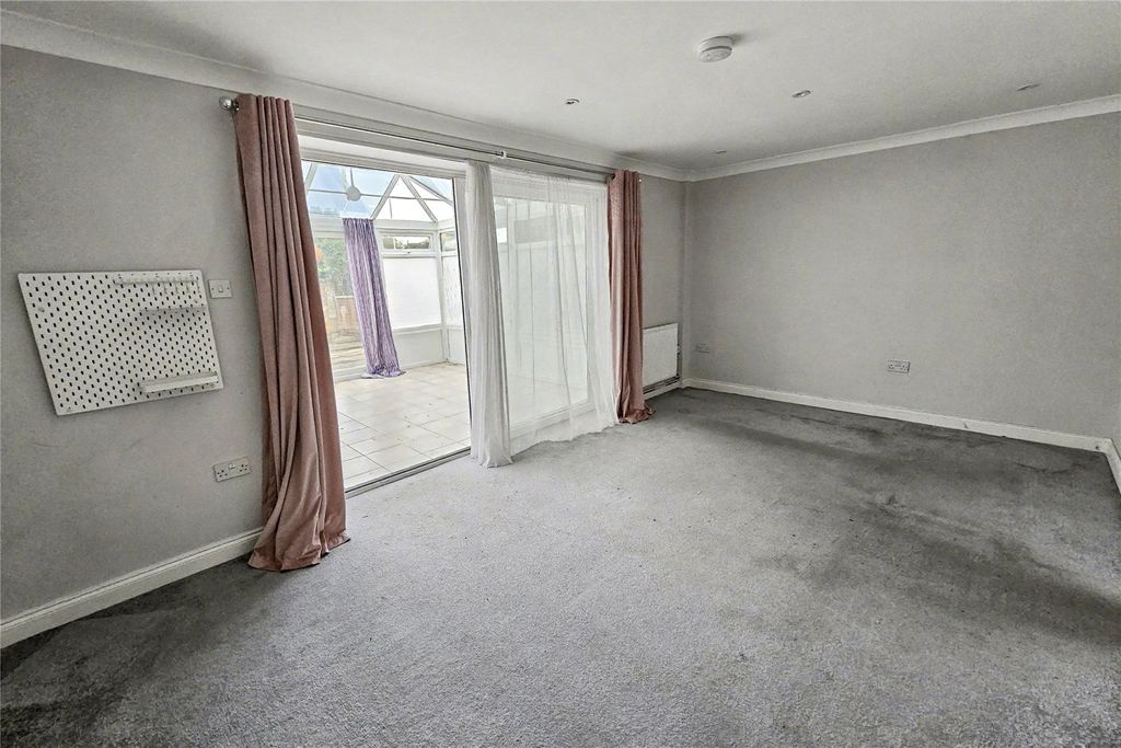 Property photo 3 of 17 Picture No. 10