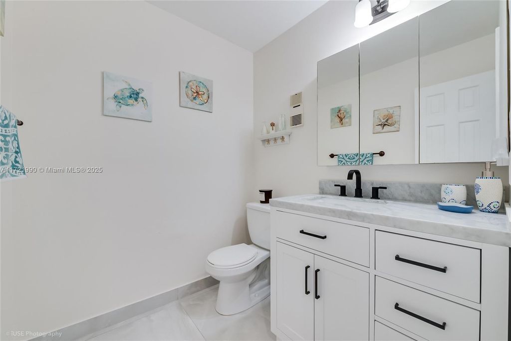 Property photo 2 of 16 <Alttext/>