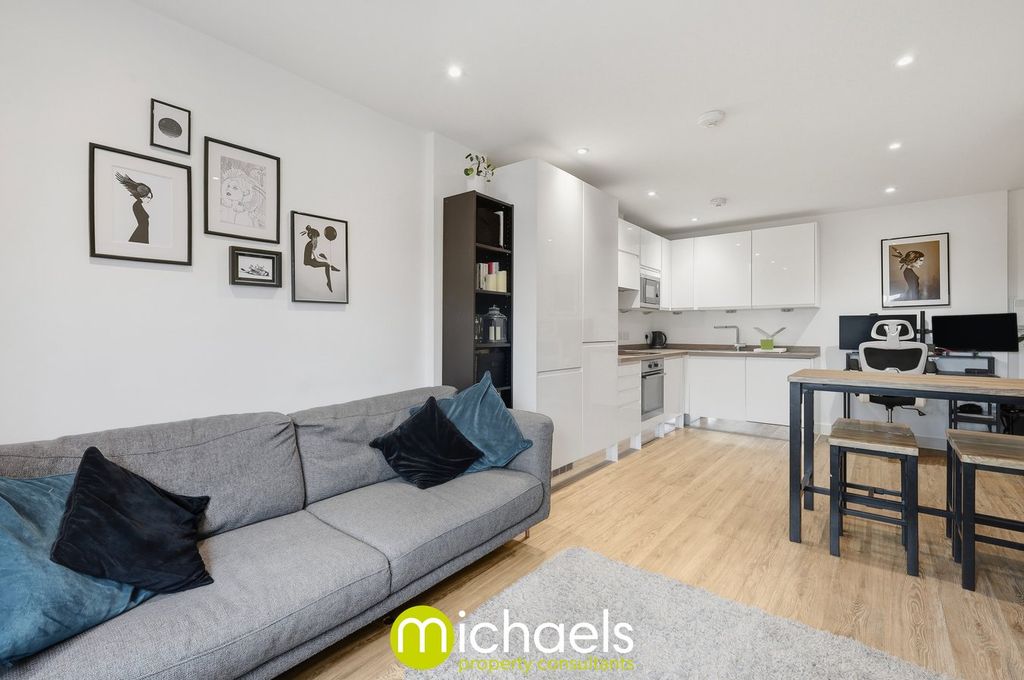 Property photo 3 of 14