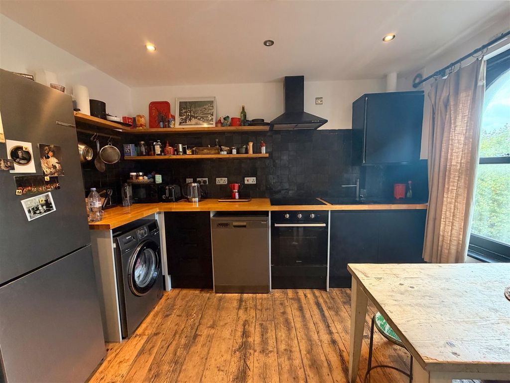 Property photo 2 of 12 3.Jpg