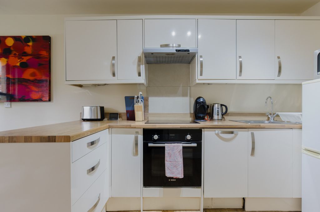 Property photo 2 of 26