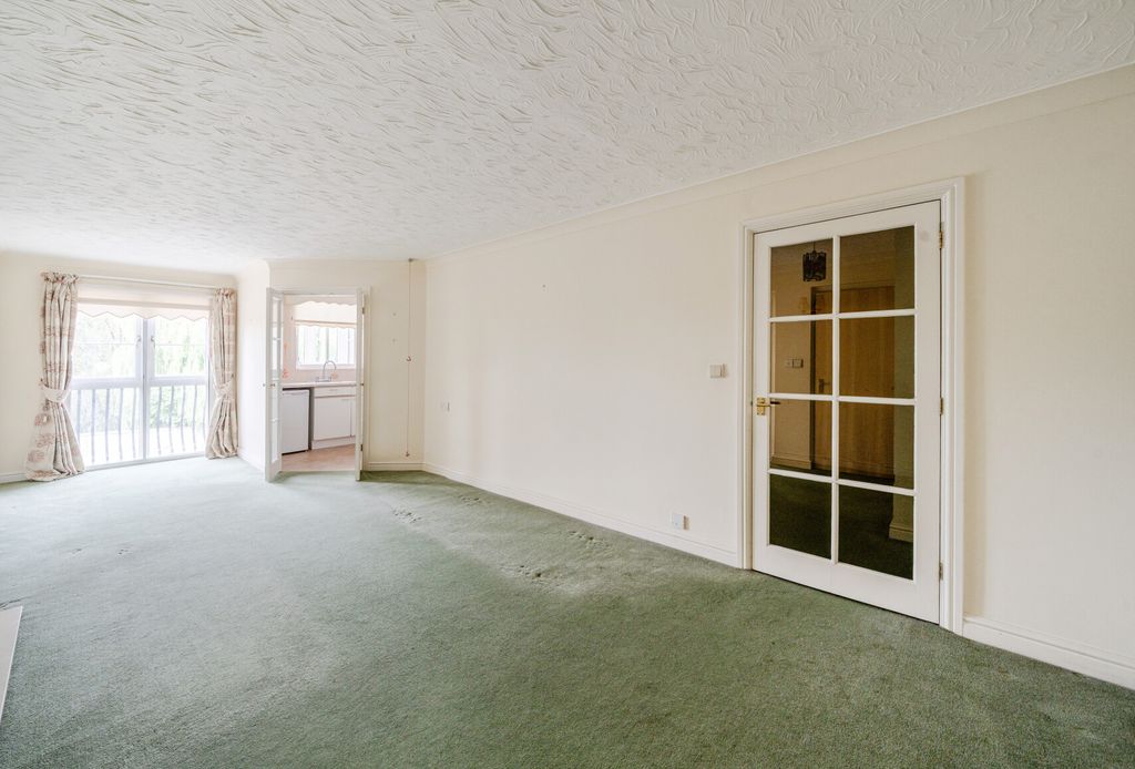 Property photo 3 of 10 1312647-11-68552d...