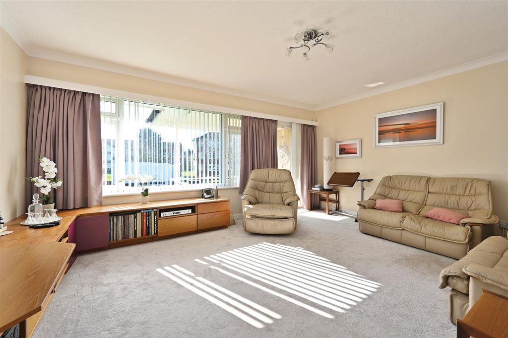 Property photo 2 of 22 8-Drake-House-Tn393Ts (9).Jpg