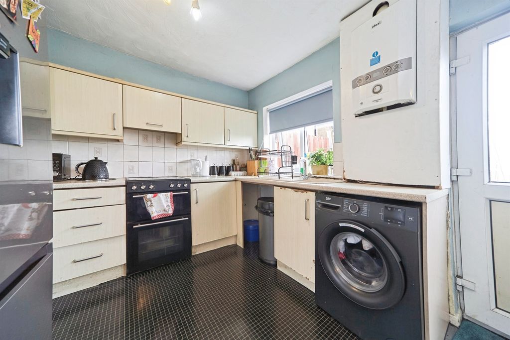 Property photo 2 of 11