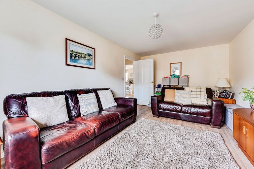 Property photo 3 of 19