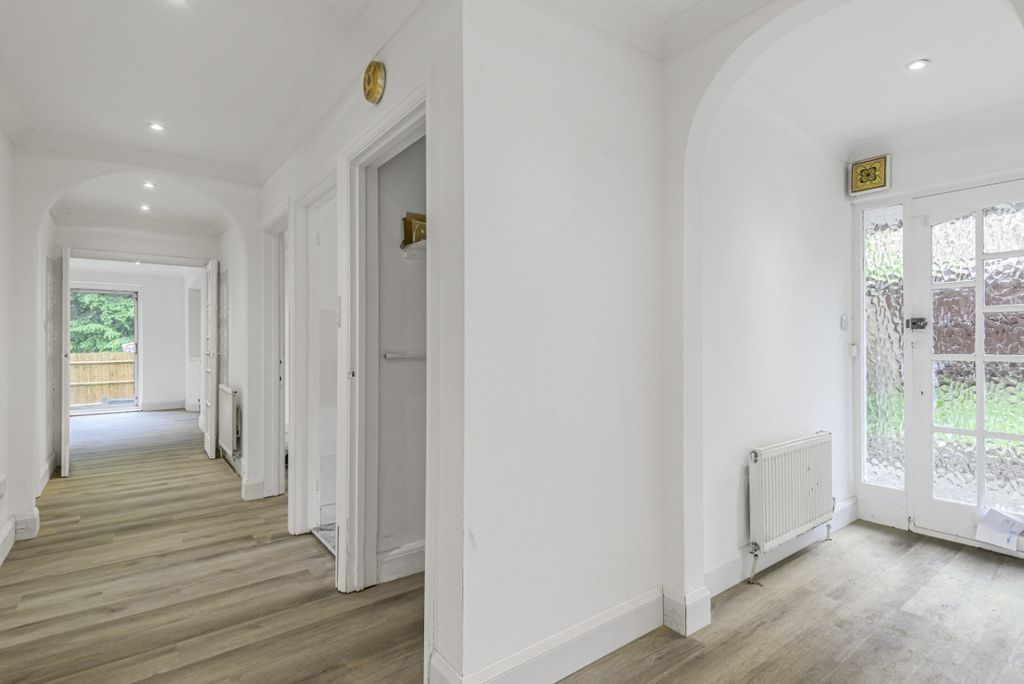 Property photo 2 of 14 845441 (2)