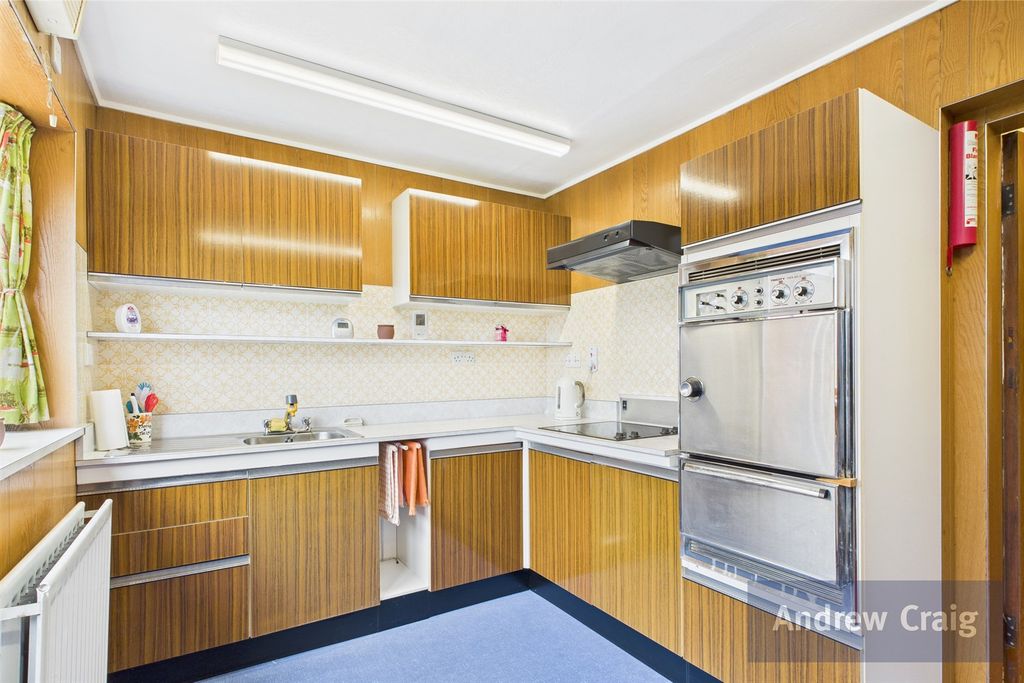 Property photo 3 of 23 Kitchen