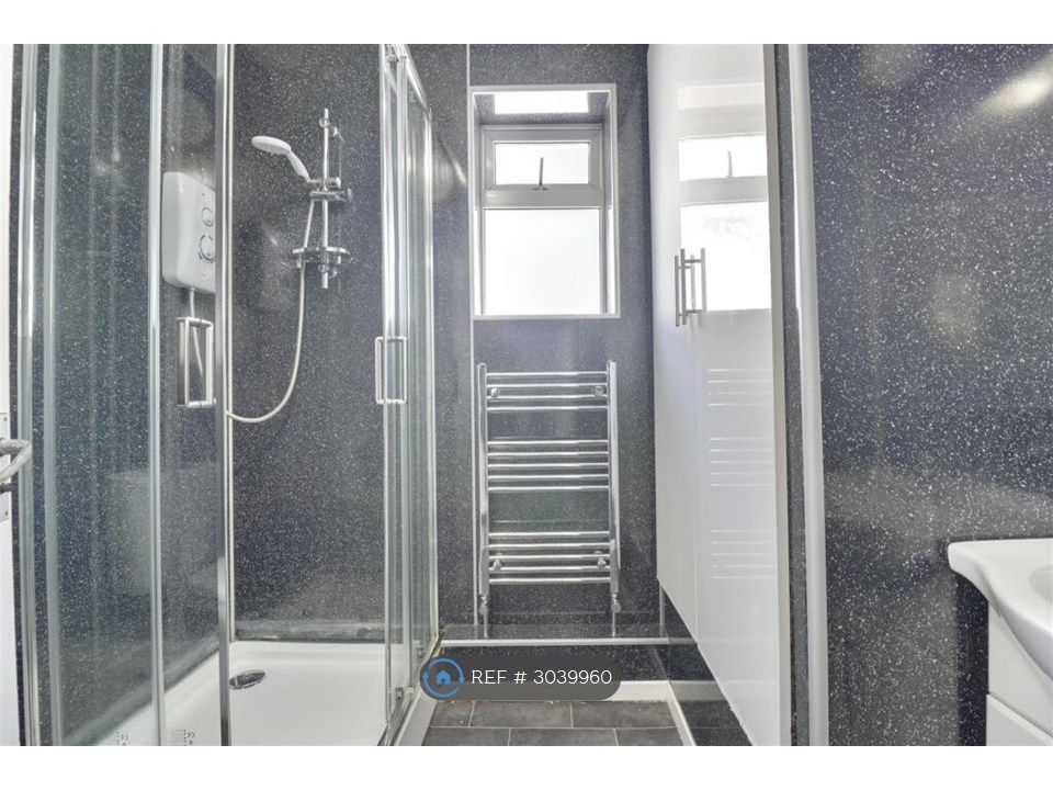 Property photo 2 of 8 Shower Room