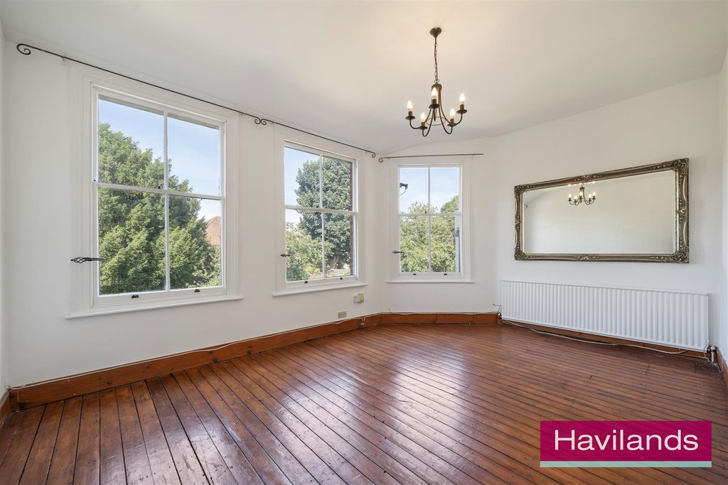 Property photo 2 of 12 Compton Road-6.Jpg