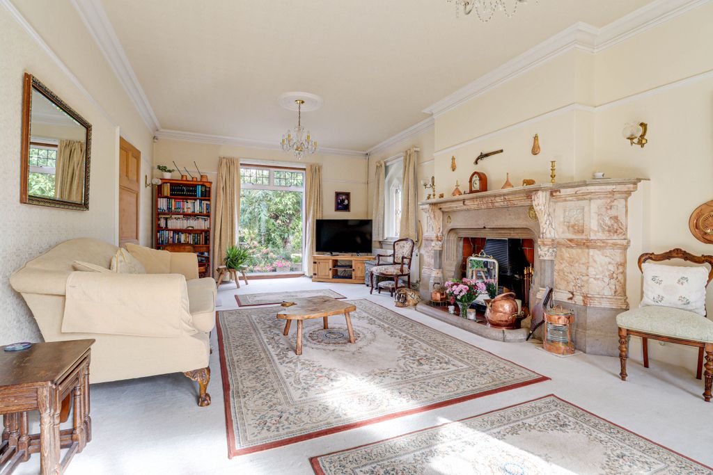 Property photo 2 of 30 Living Room