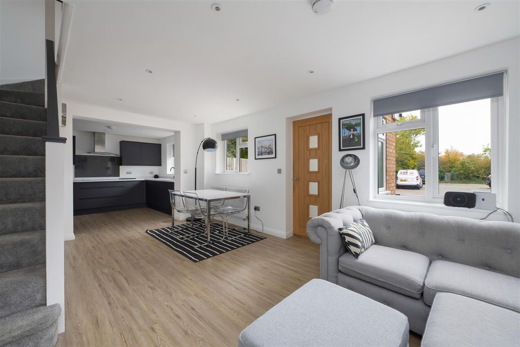 Property photo 3 of 12 Lavender Close, Chestfield, Whitstable