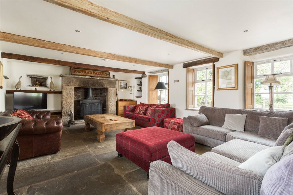 Property photo 3 of 24 Sitting Room