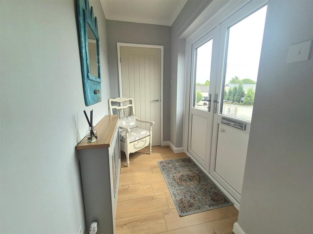 Property photo 2 of 17 Entrance Porch