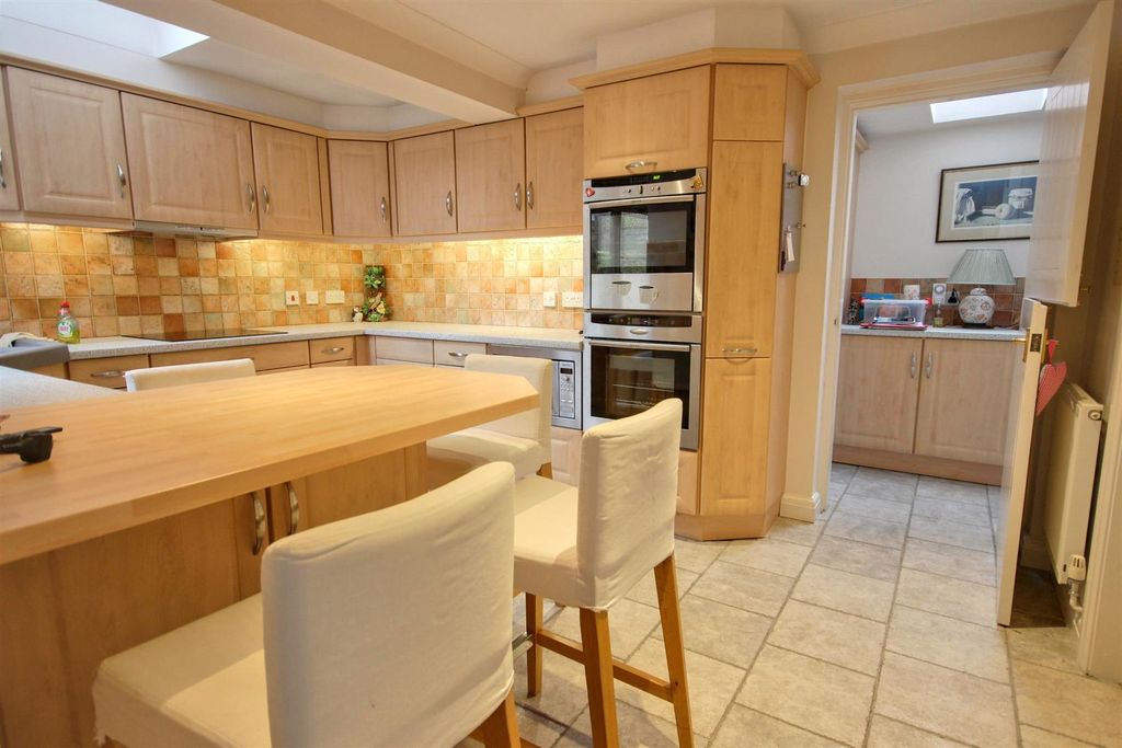 Property photo 3 of 21 Img_0001-Img_0003_Lzn.Jpg