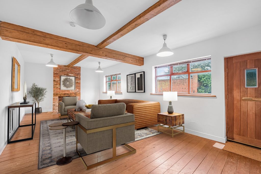 Property photo 2 of 14 4769634