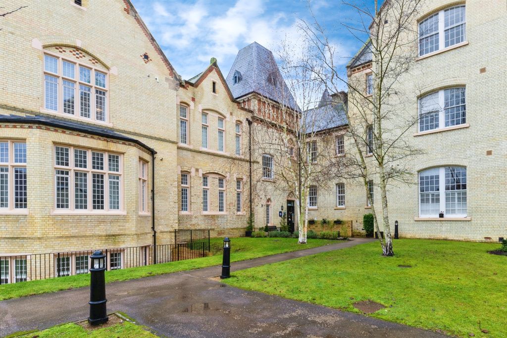 Property photo 1 of 20