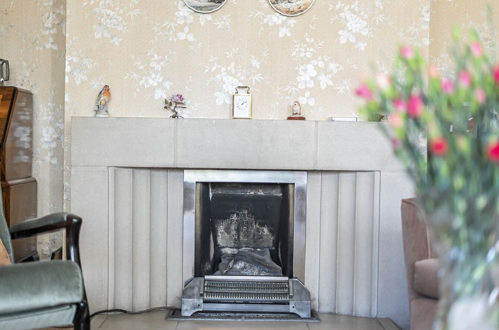 Additional image 5 of 5 bed detached house for saleHighfield Avenue, Aldershot, Hampshire GU11