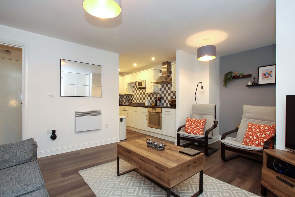 Property photo 2 of 11 Photo 9