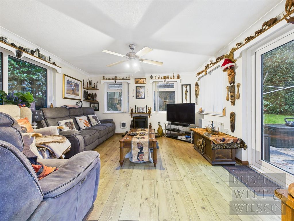 Property photo 2 of 28