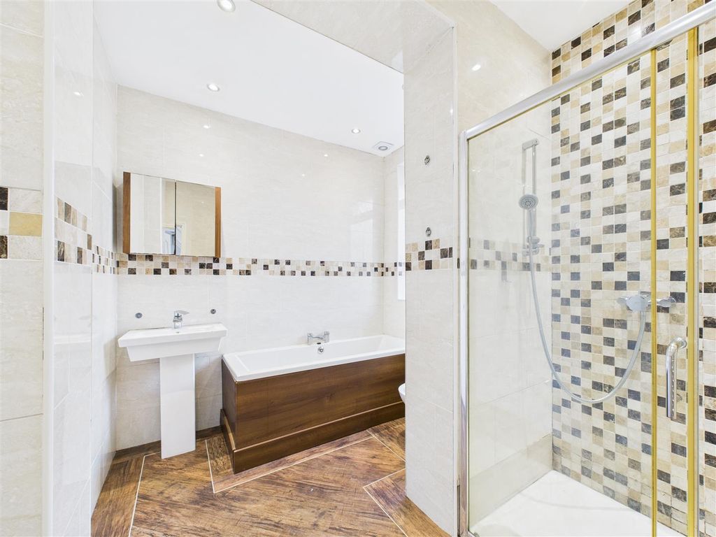 Property photo 2 of 12 Cam05207G0-Pr0081-Still002.Jpg