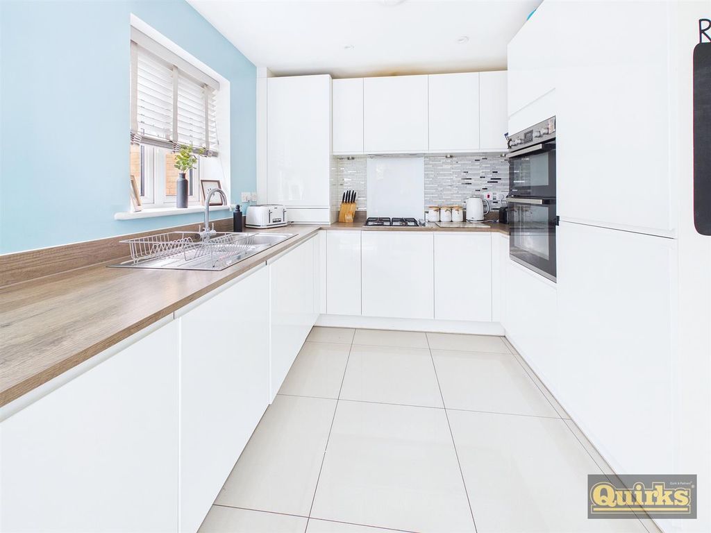 Property photo 3 of 19 Cam02342G0-Pr0197-Still003.Jpg