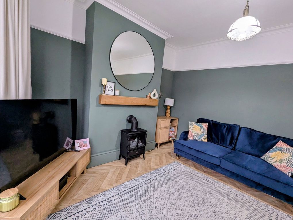 Property photo 2 of 31