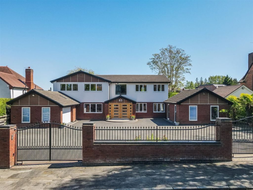 Property photo 1 of 40 85 Alderbrook Road Solihull_1.Jpg