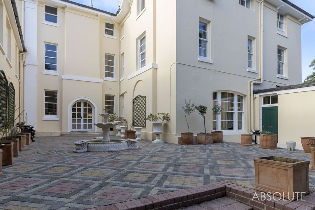 Property photo 3 of 27