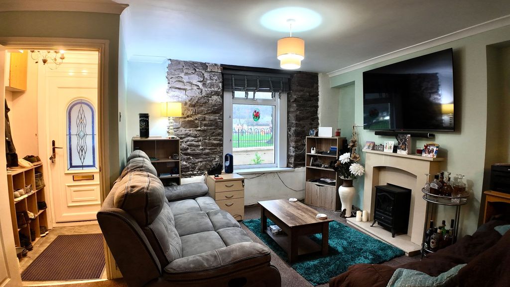 Property photo 2 of 21