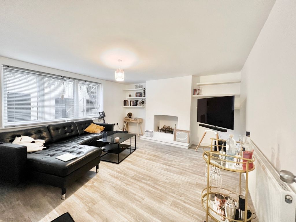 Property photo 2 of 17 Gallery