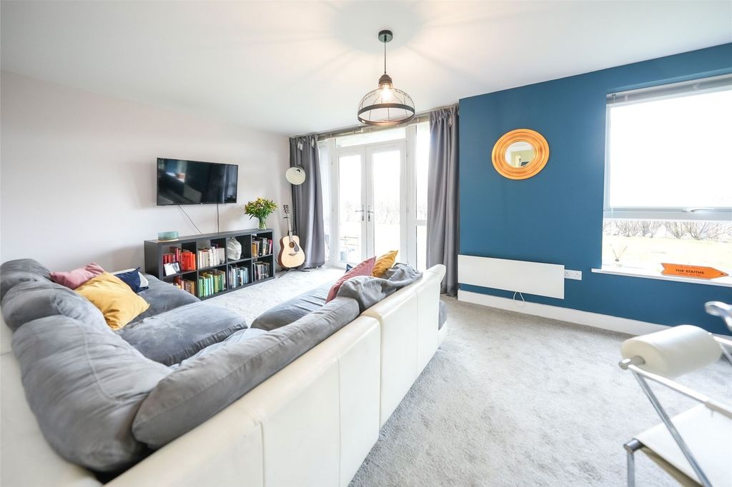 Property photo 2 of 12 Lounge/Diner