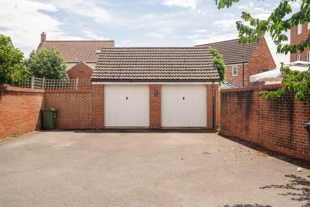 Property photo 2 of 25 54