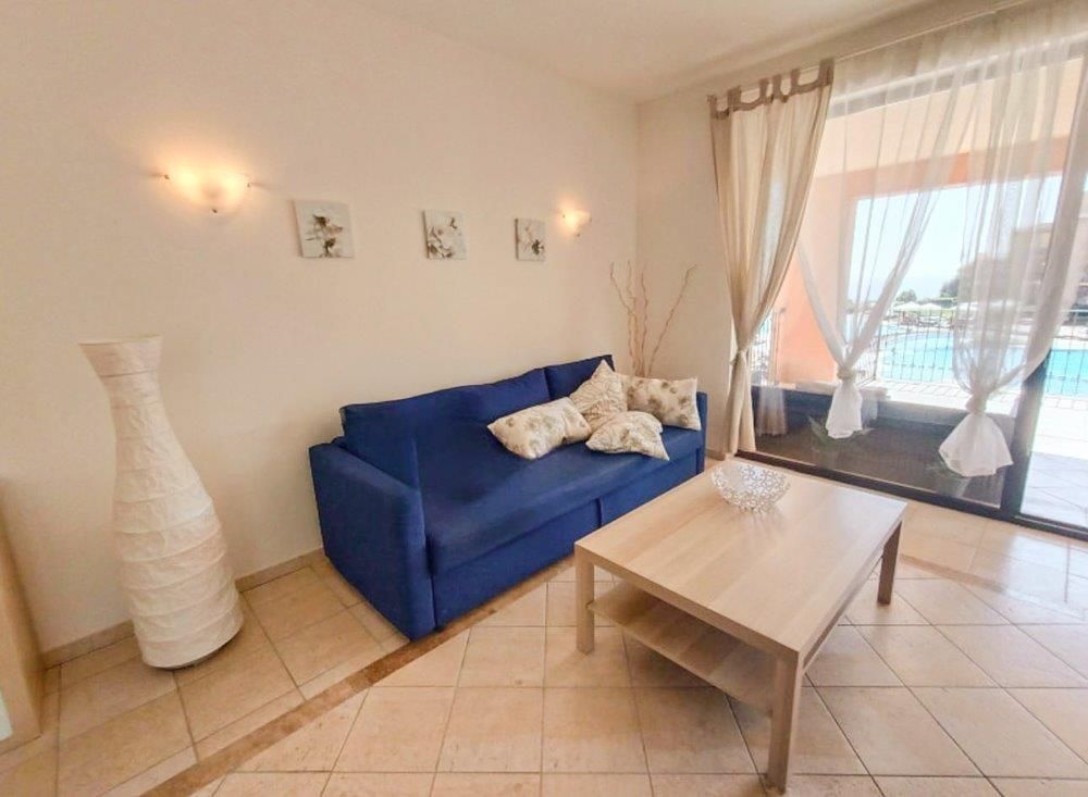 Property photo 2 of 23