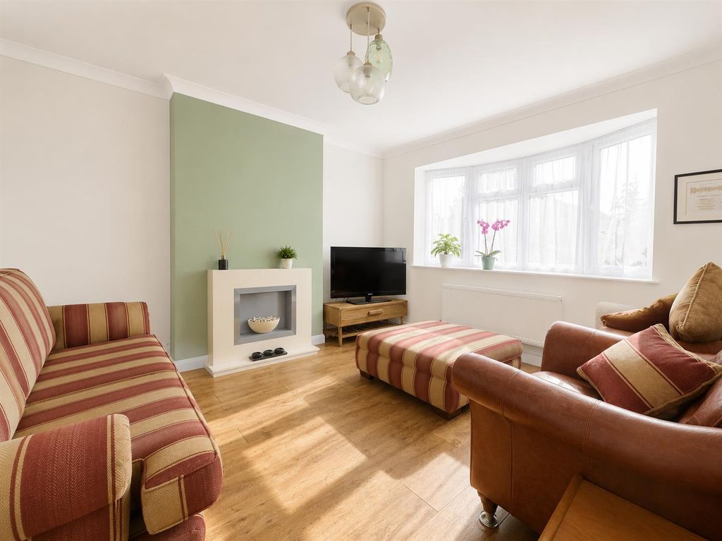 Property photo 2 of 19 Ebb246Bd-d50d-43d0-B04d-9Edefcd6d69B.Png