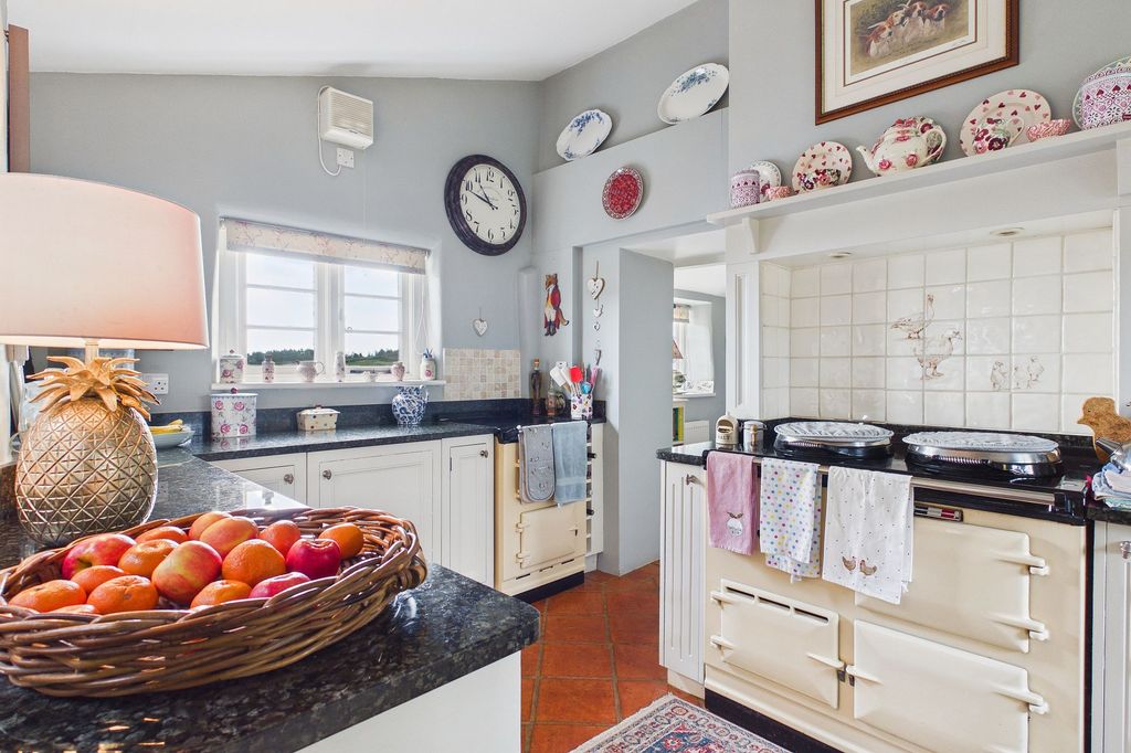 Property photo 3 of 19