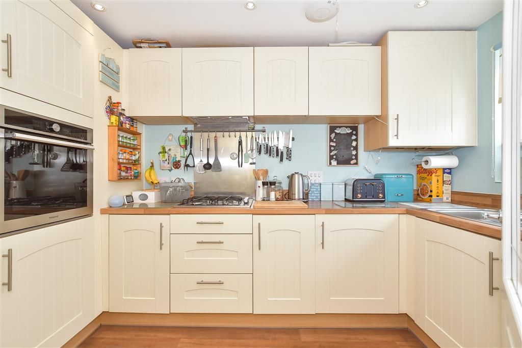 Property photo 3 of 13 Kitchen