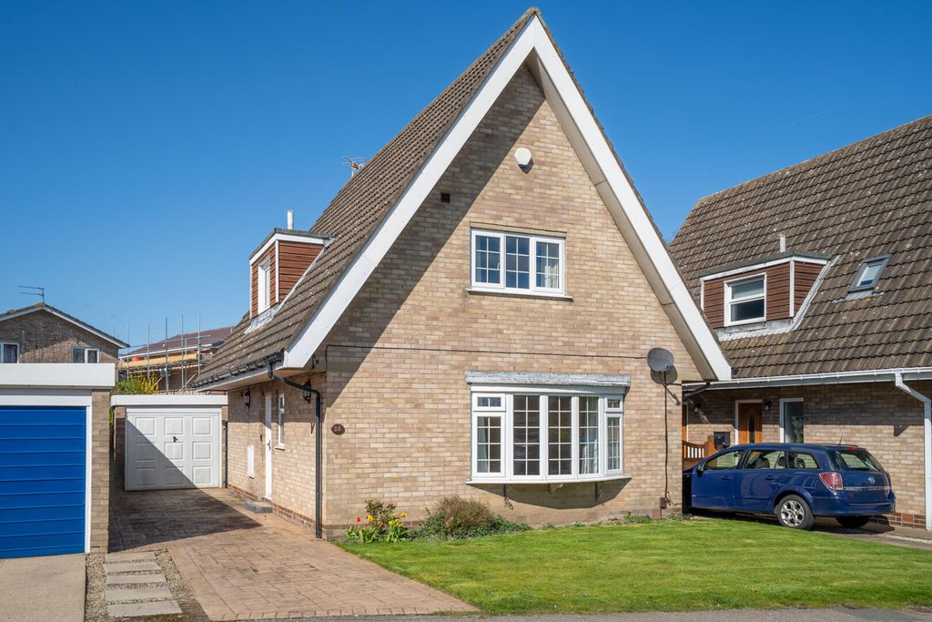 Property photo 1 of 19 Front (Exterior)