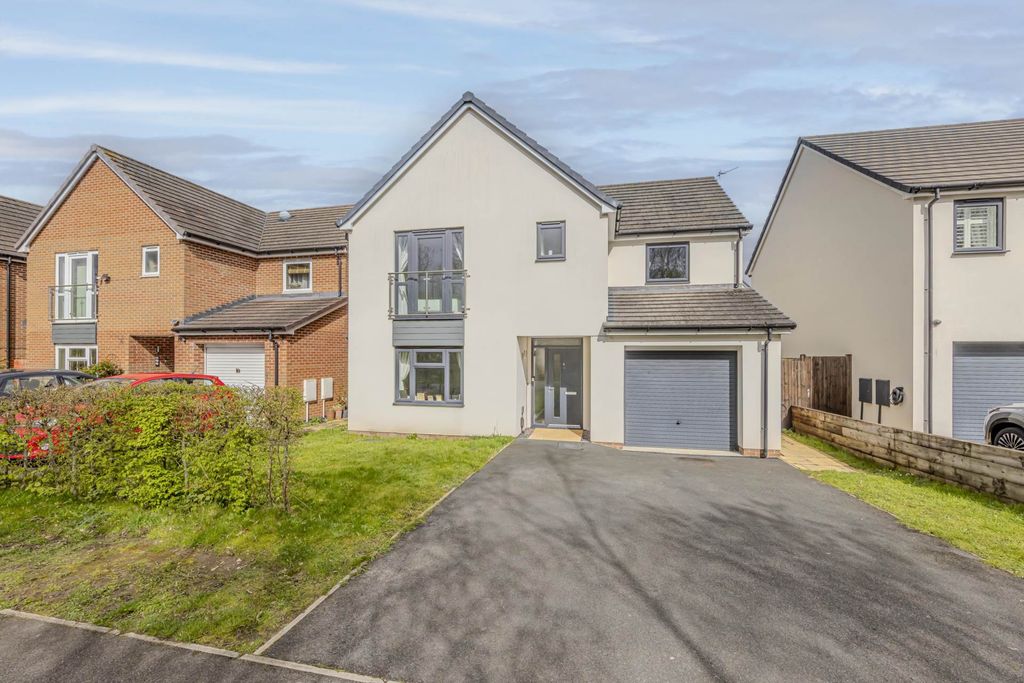 Property photo 2 of 36