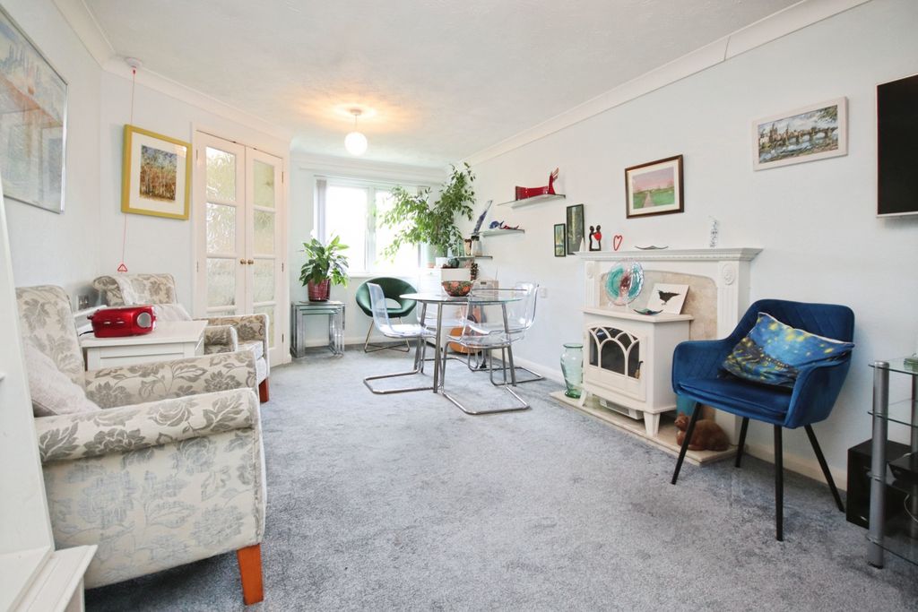 Property photo 3 of 14